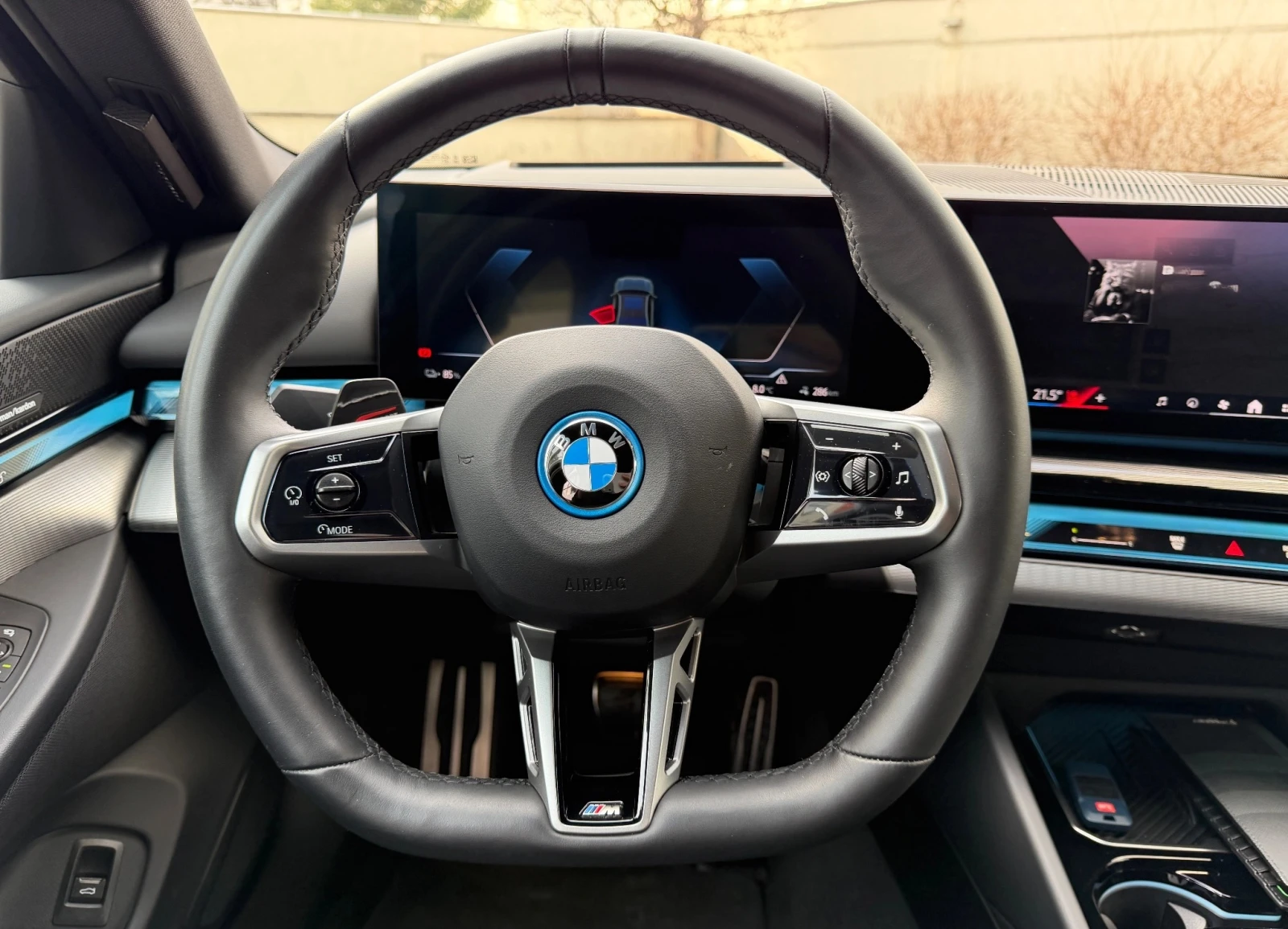 BMW i5 eDrive40 M-Sport, снимка 9 - Автомобили и джипове - 54746695