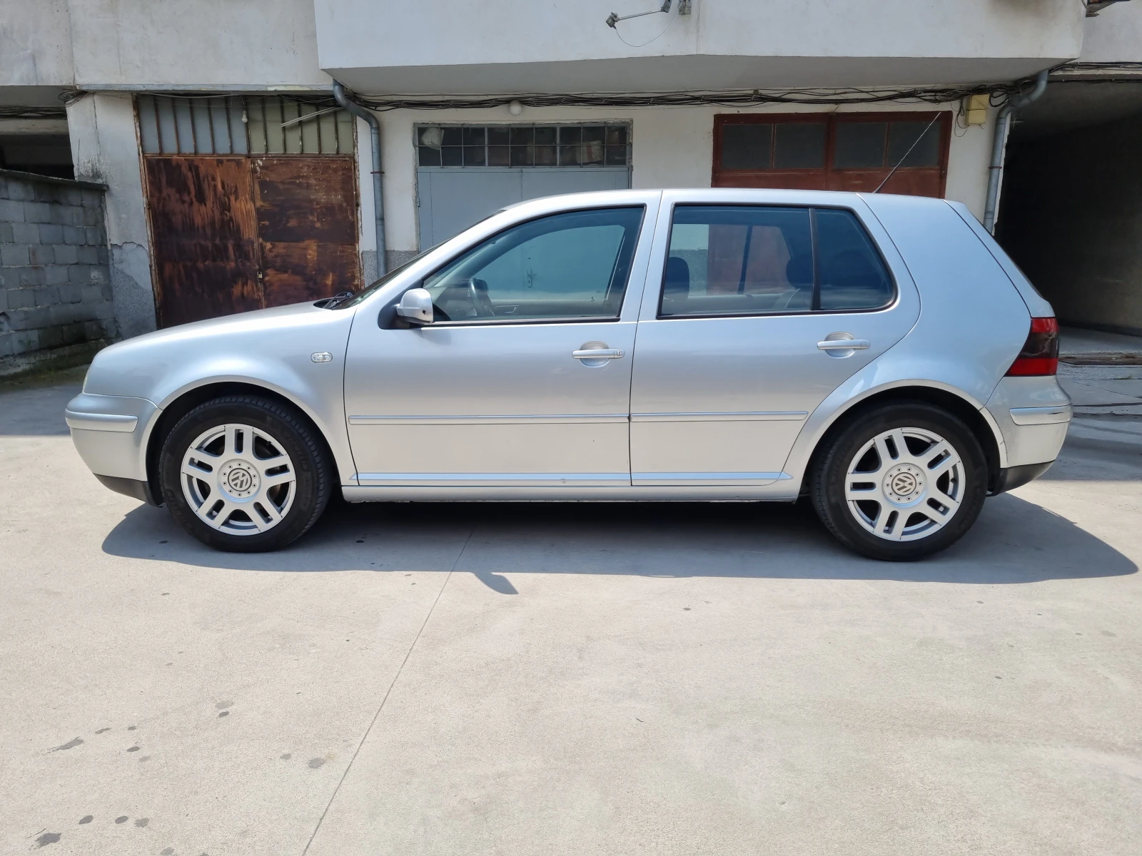 VW Golf 1.9 TDI 131 к.с., снимка 3 - Автомобили и джипове - 54803306
