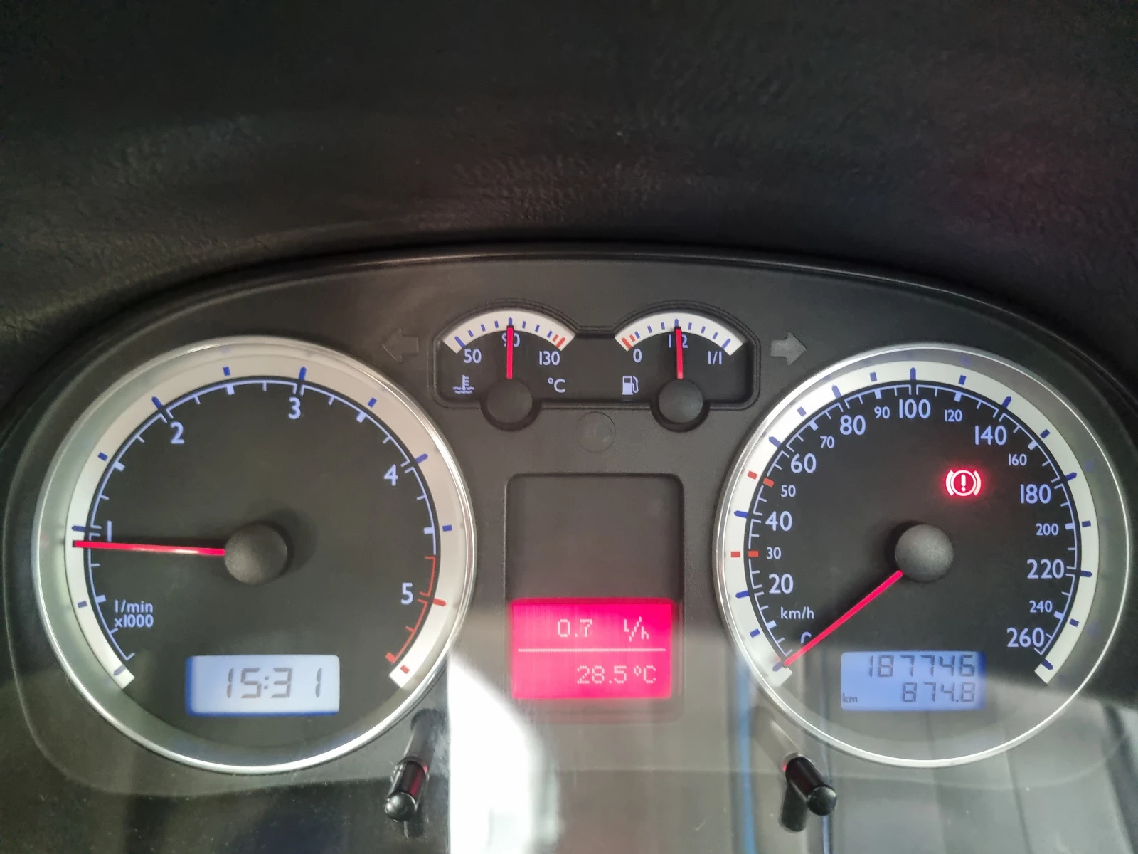 VW Golf 1.9 TDI 131 к.с., снимка 15 - Автомобили и джипове - 54803306