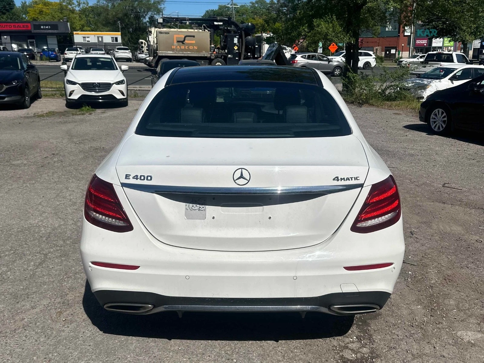 Mercedes-Benz E 400 4MATIC Автокредит Цена до България, снимка 4 - Автомобили и джипове - 54836277