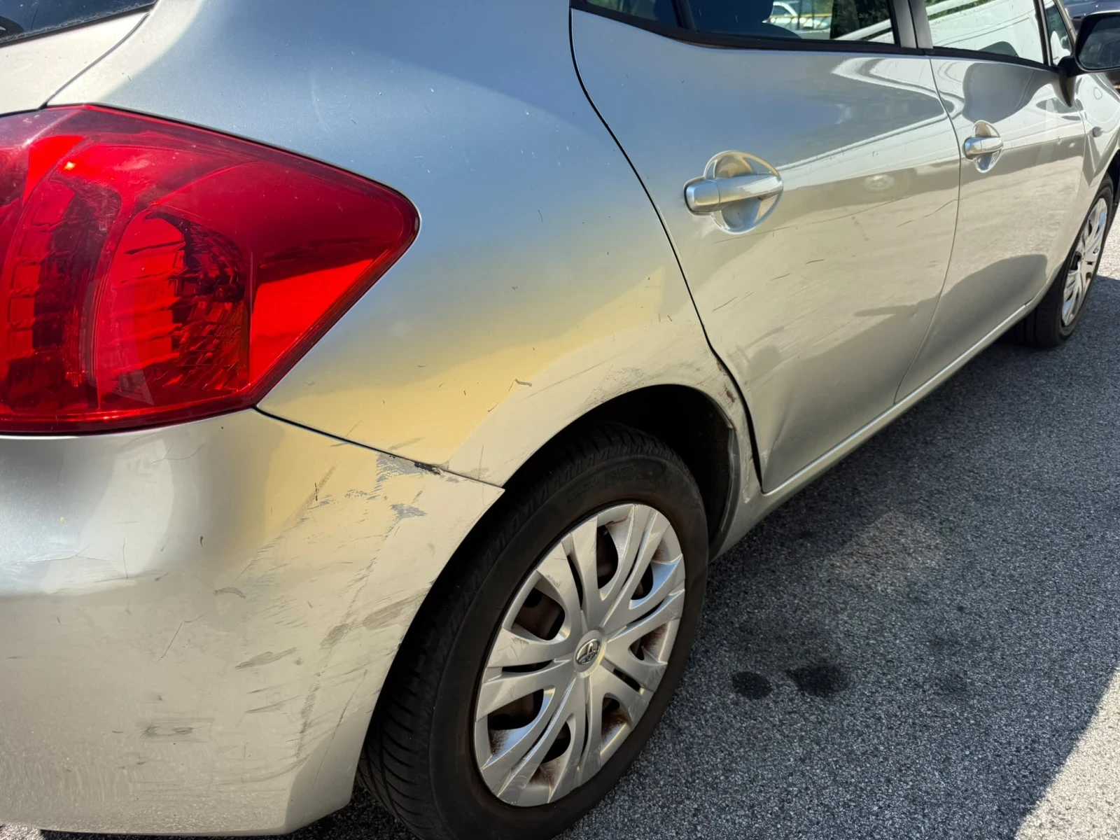 Toyota Auris 110000km..!!! 1.6 бенз..!!, снимка 6 - Автомобили и джипове - 55240420