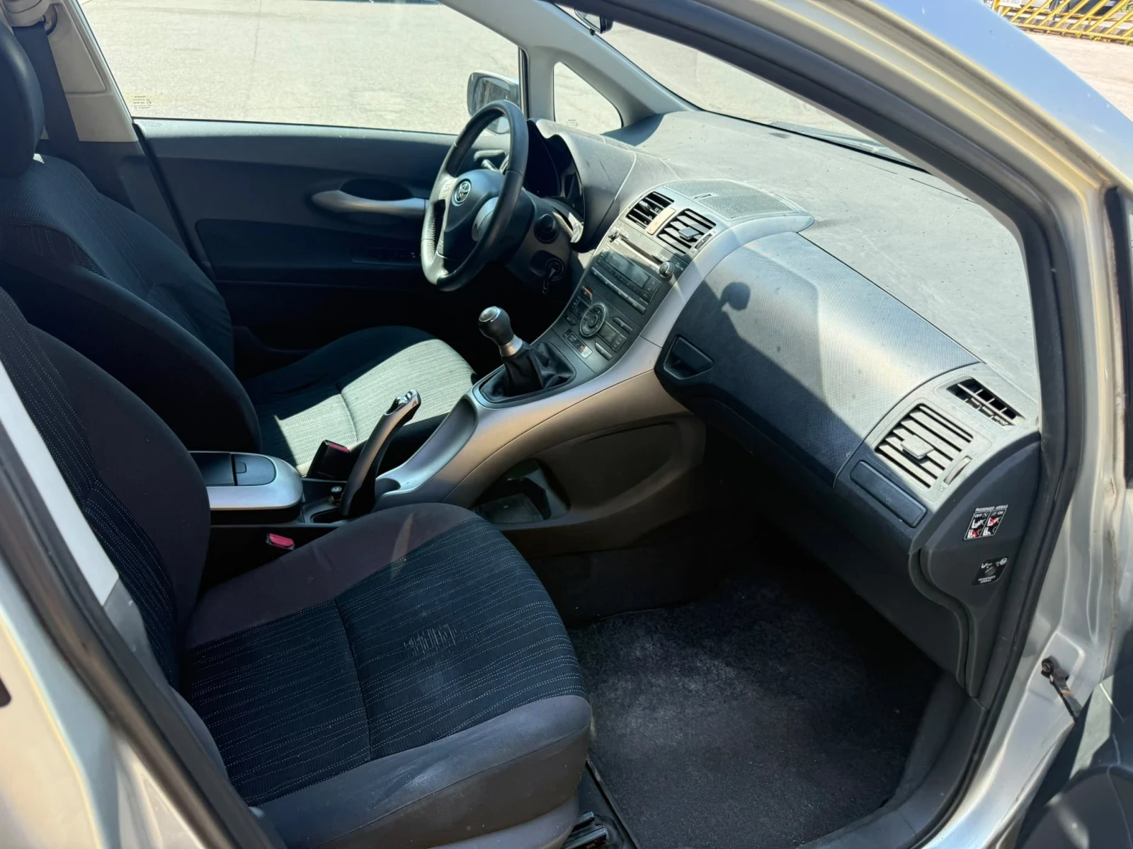Toyota Auris 110000km..!!! 1.6 бенз..!!, снимка 9 - Автомобили и джипове - 55240420