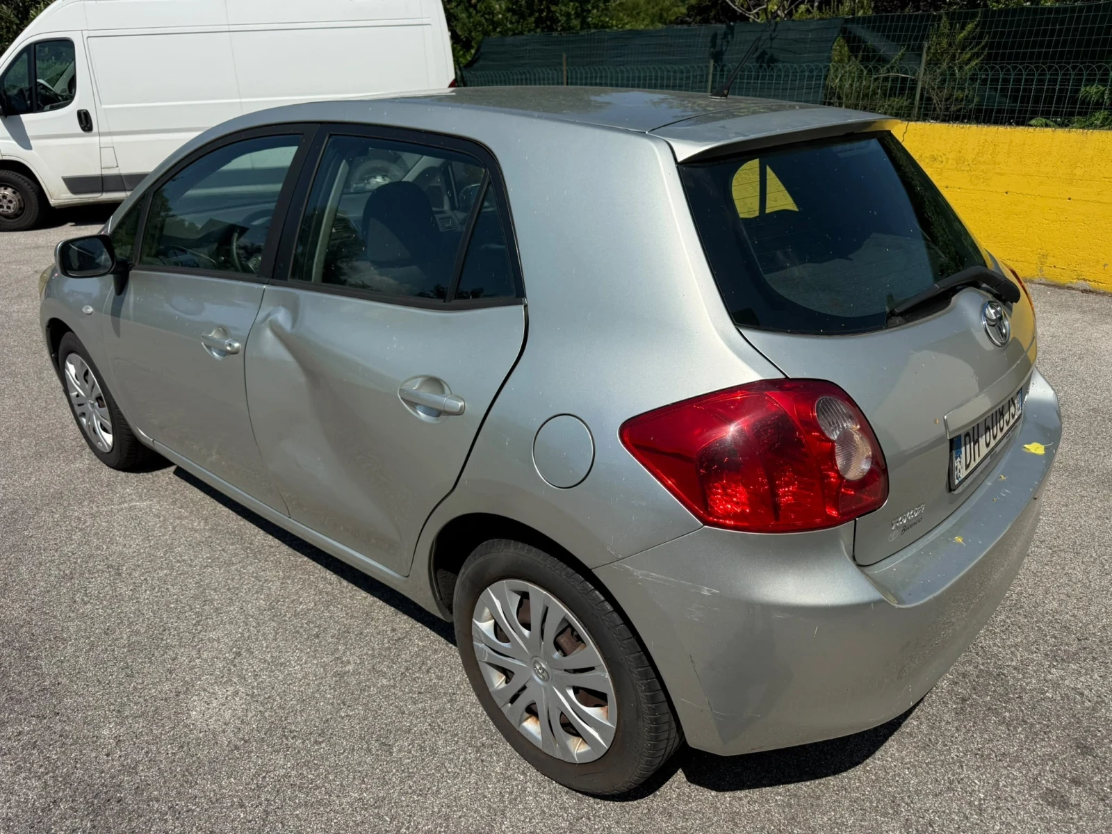 Toyota Auris 110000km..!!! 1.6 бенз..!!, снимка 4 - Автомобили и джипове - 55240420