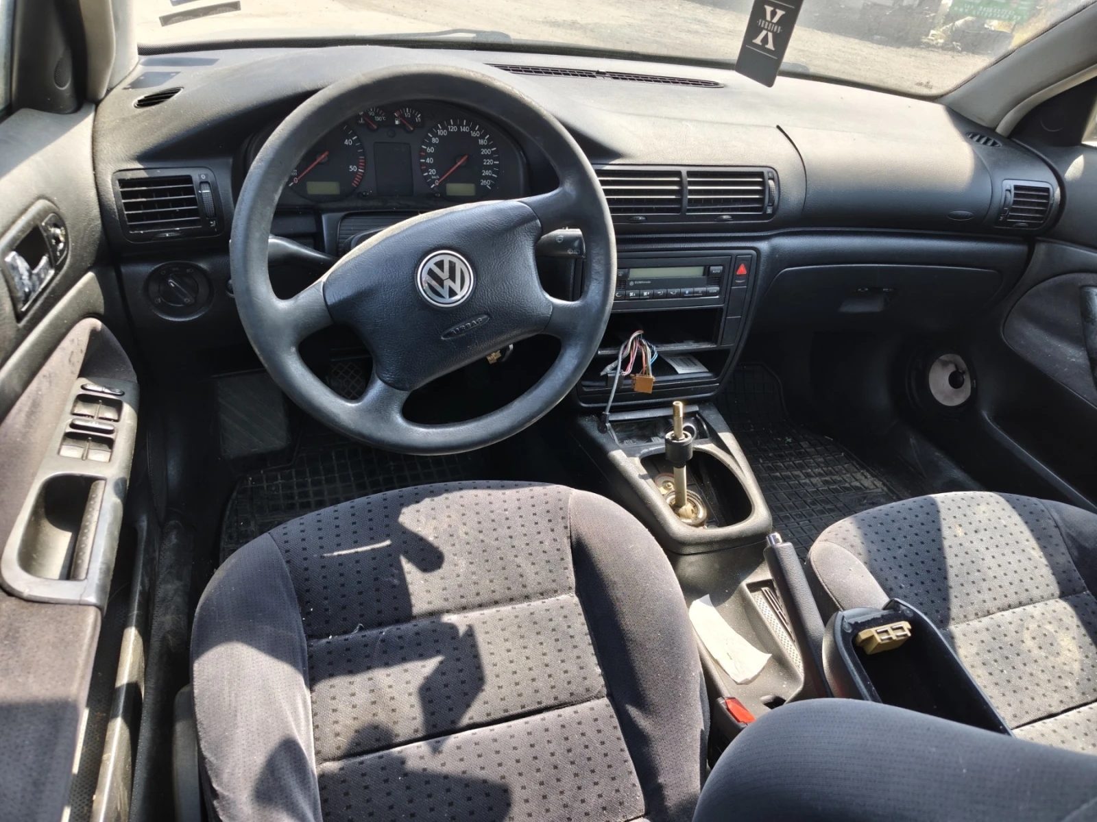 VW Passat 1.9TDI, снимка 5 - Автомобили и джипове - 55921971