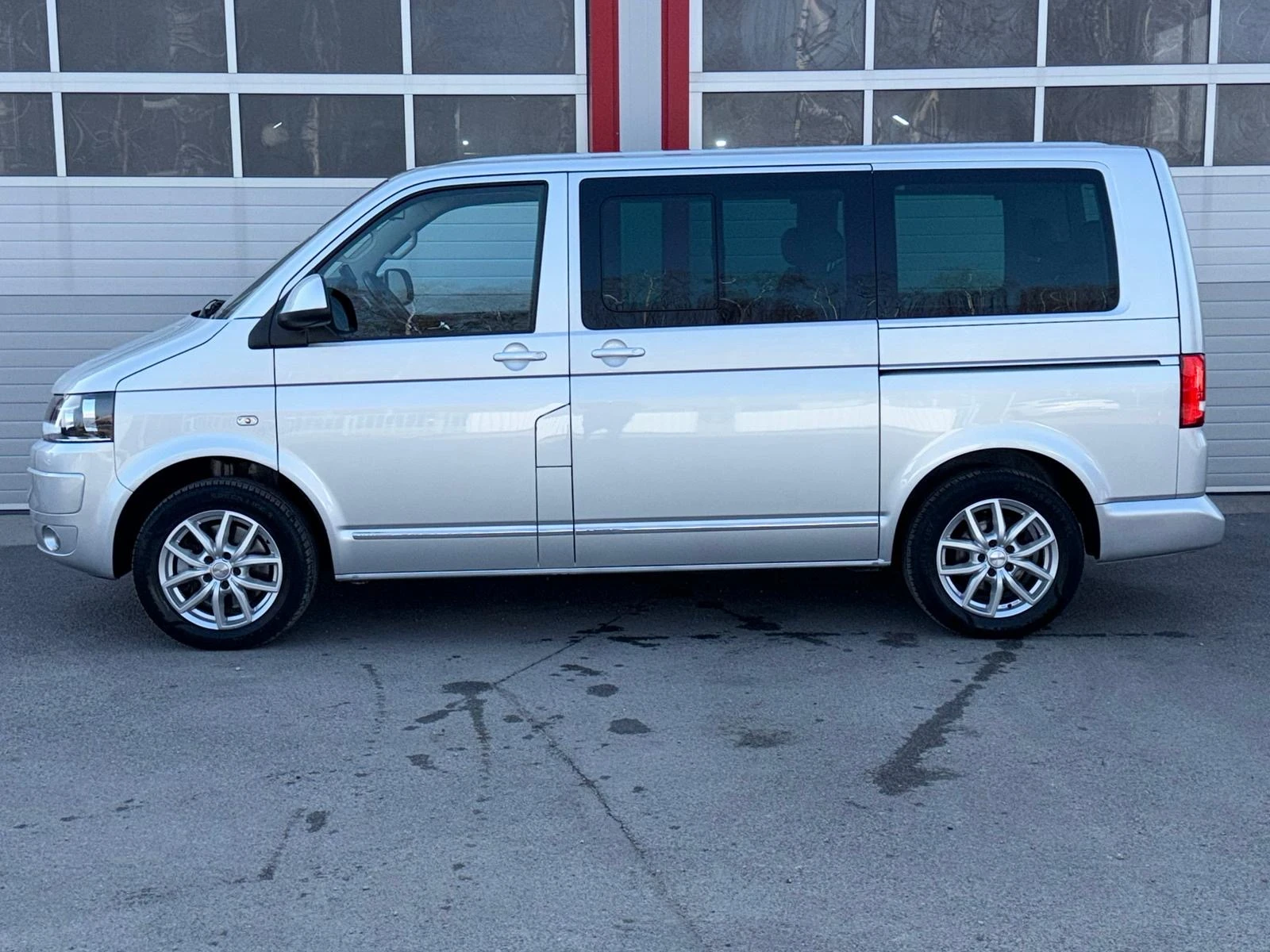 VW Multivan 2.0TDI AUTOMATIK DSG NAVI KLIMATRONIK EVRO 5A | Mobile.bg � ����������� 6