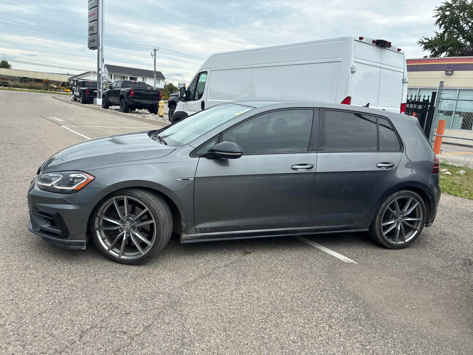 VW Golf R DSG / CARFAX / АВТОКРЕДИТ  , снимка 3 - Автомобили и джипове - 56116659