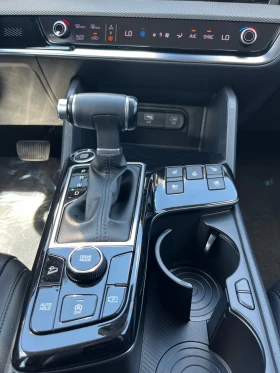 Kia Sportage 2.0Crdi* Бяла перла*  - 22900 € / 44788.51 лв. - 79040161 10