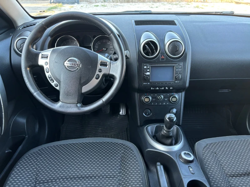 Nissan Qashqai 4x4 2.0 dCi N-TEC РЪЧКА 7-местен, снимка 13 - Автомобили и джипове - 47511908