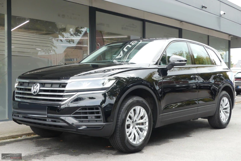 VW Touareg 231HP/4X4/CAM/LED/LANE/CARPLAY/330b, снимка 2 - Автомобили и джипове - 47688701