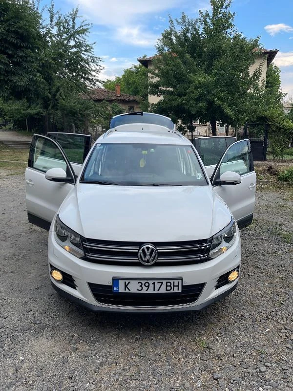 VW Tiguan **БЛУЕМОТИОН ПОДГРЕВ НОВ ВНОС!!**, снимка 1 - Автомобили и джипове - 44444476