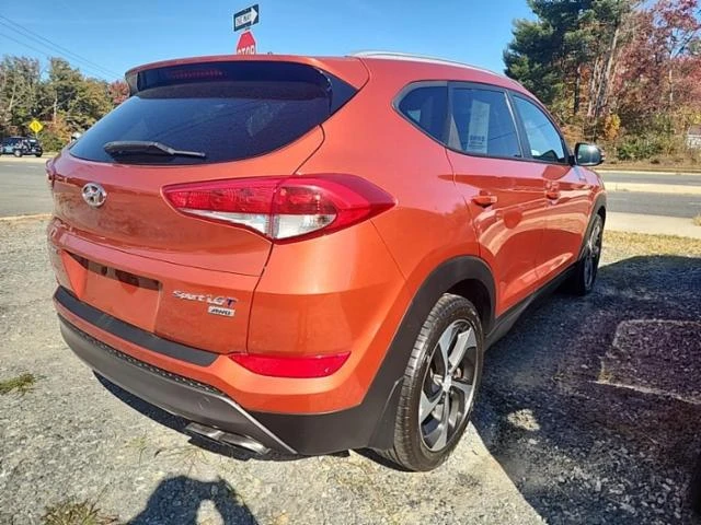 Hyundai Tucson 4x4/1 СОБСТВ./М.ТОЧКА/KEYLESS/ПОДГРЕВ/КАМЕРА, снимка 4 - Автомобили и джипове - 47807864