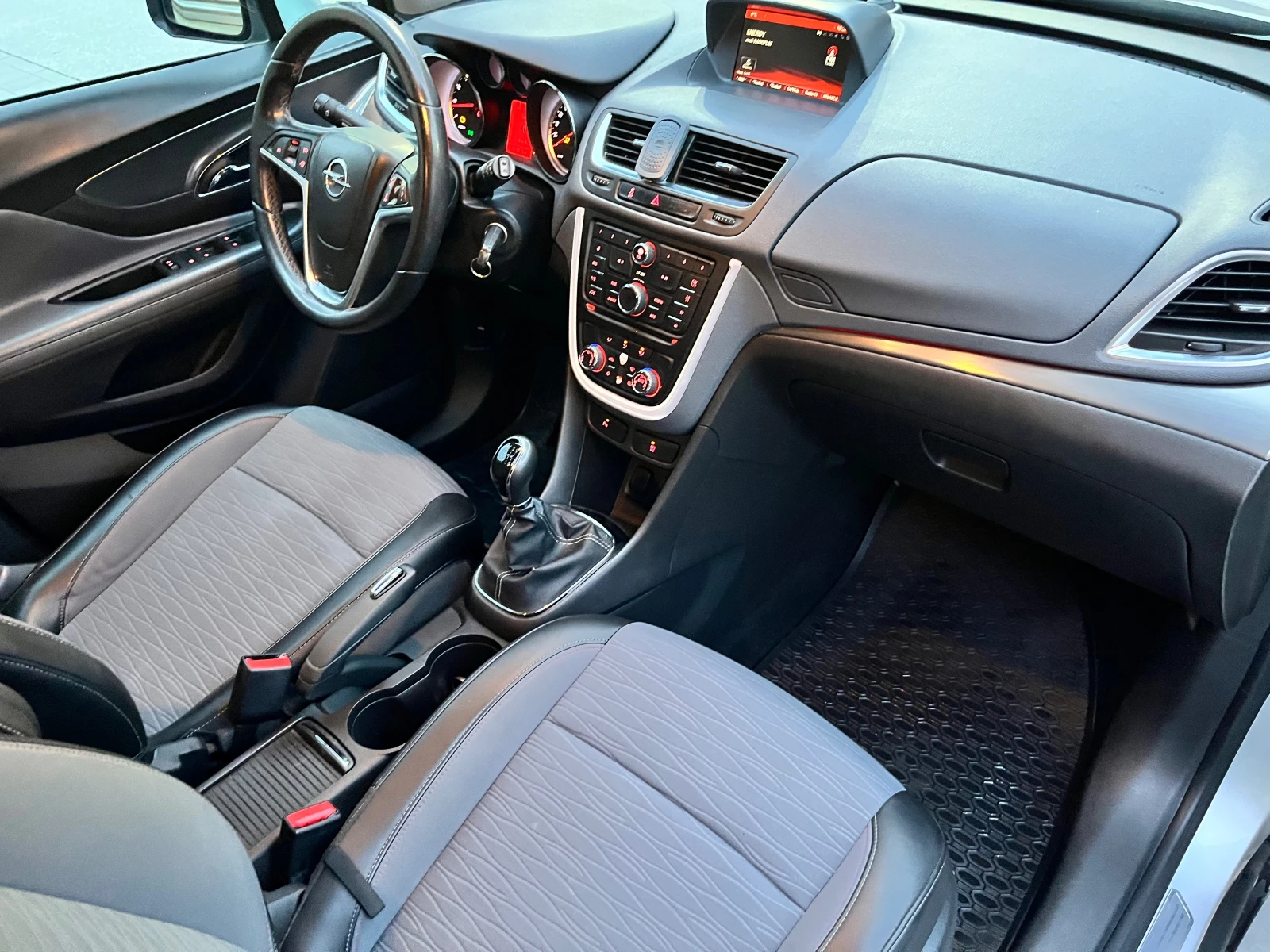 Opel Mokka 1.4 Turbo Газ-Бензин!!!, снимка 12 - Автомобили и джипове - 54176799