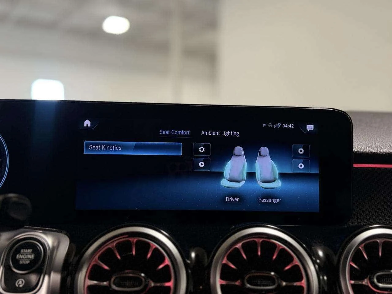 Mercedes-Benz GLB * 250 * Дистроник * 360 Камери * Цена до БГ * , снимка 16 - Автомобили и джипове - 53960945