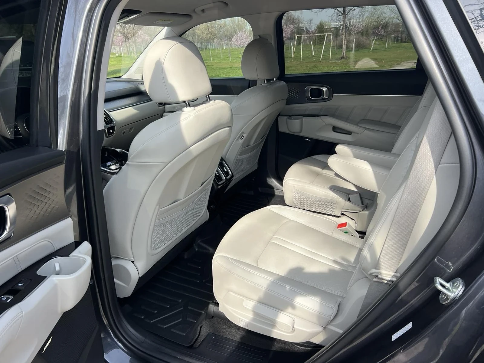 Kia Sorento Plug-in Хибрид, снимка 16 - Автомобили и джипове - 53987844