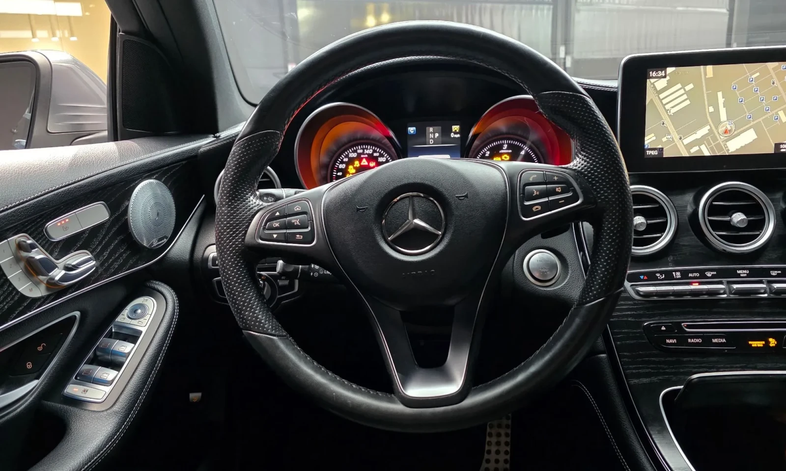 Mercedes-Benz GLC 250 Burmester * 360 * Lane assist * Подгрев, снимка 11 - Автомобили и джипове - 54623390