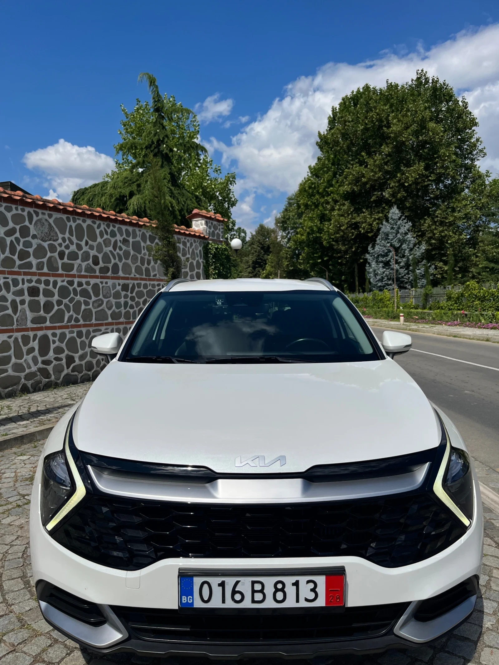 Kia Sportage 2.0Crdi* Бяла перла* , снимка 2 - Автомобили и джипове - 55270511