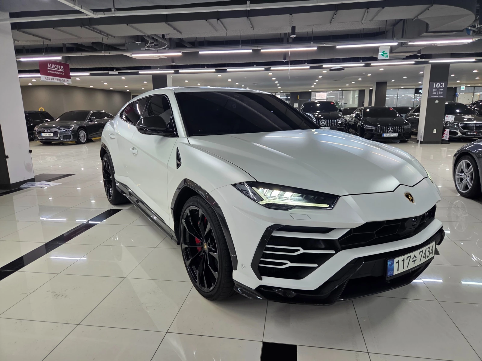Lamborghini Urus МАСАЖ* ЕЛ. БАГАЖНИК* ЛЮК* КРАЙНА ЦЕНА