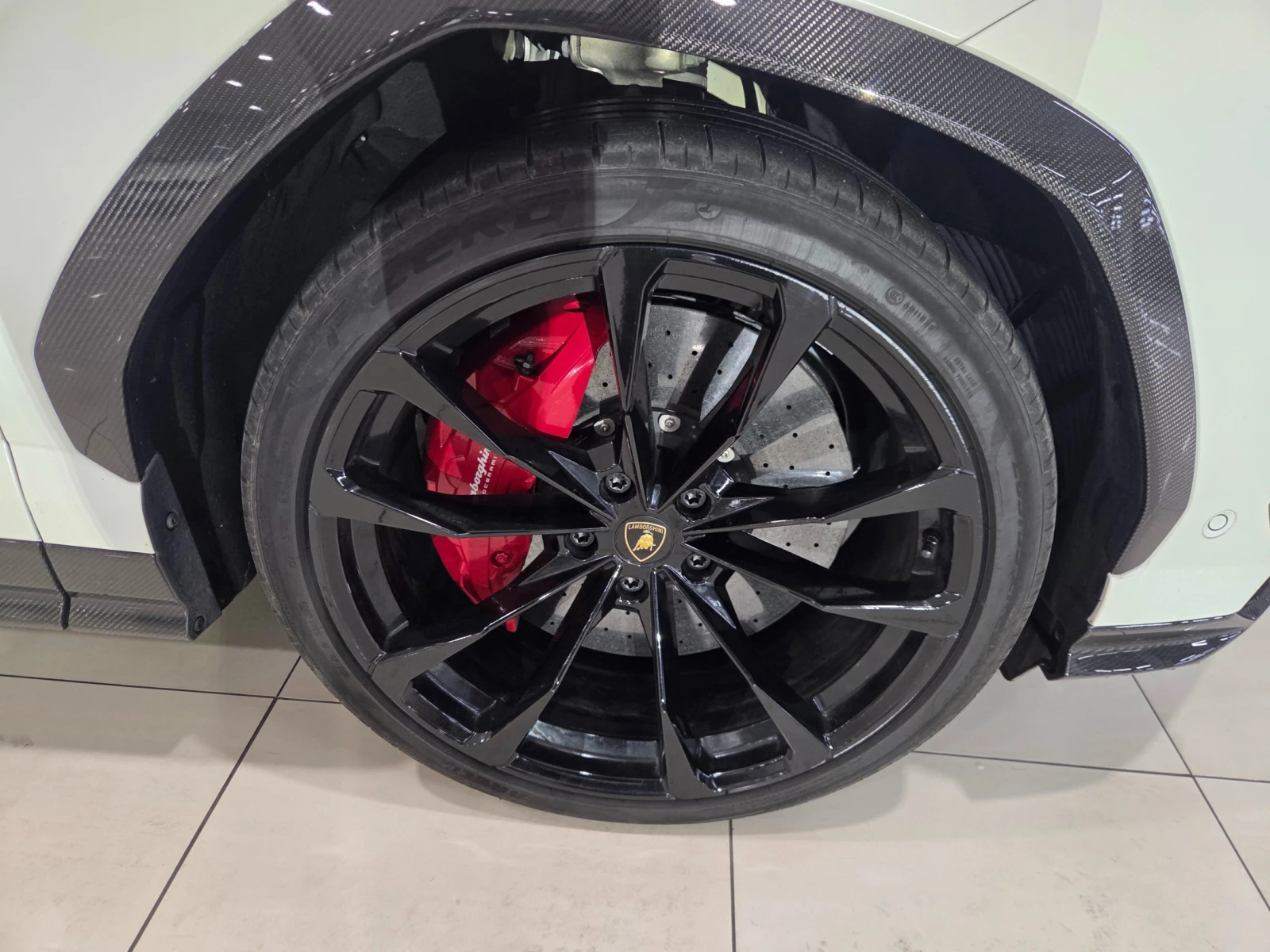 Lamborghini Urus МАСАЖ* ЕЛ. БАГАЖНИК* ЛЮК* КРАЙНА ЦЕНА, снимка 5 - Автомобили и джипове - 55367161