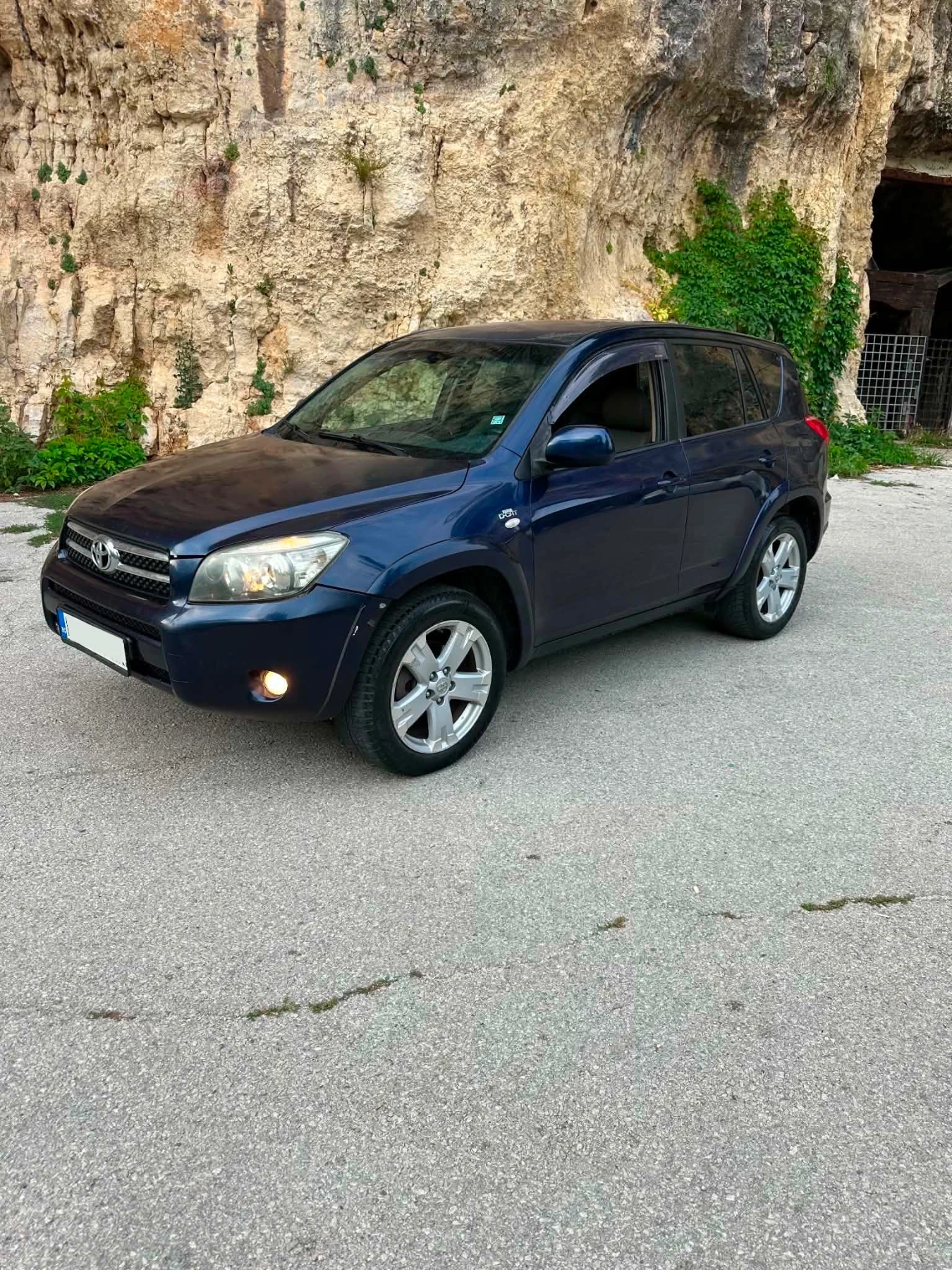 Toyota Rav4 2.2 177 D-CAT, снимка 3 - Автомобили и джипове - 55427389