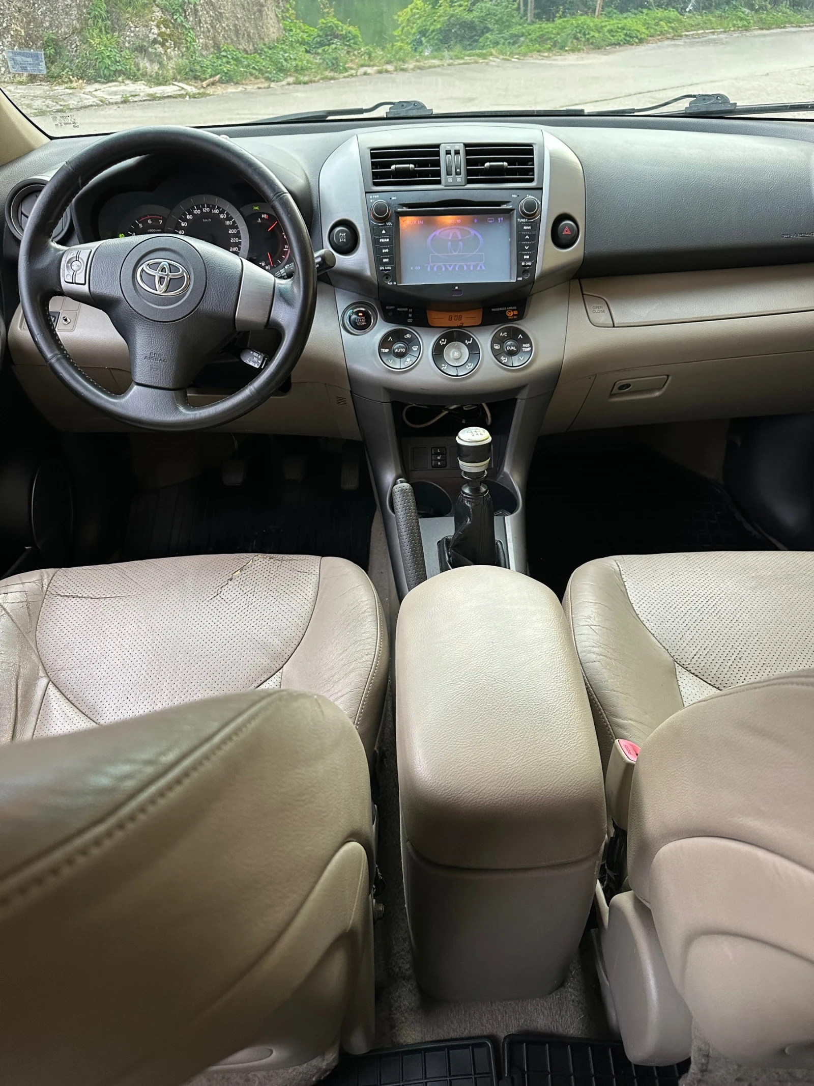 Toyota Rav4 2.2 177 D-CAT, снимка 9 - Автомобили и джипове - 55427389