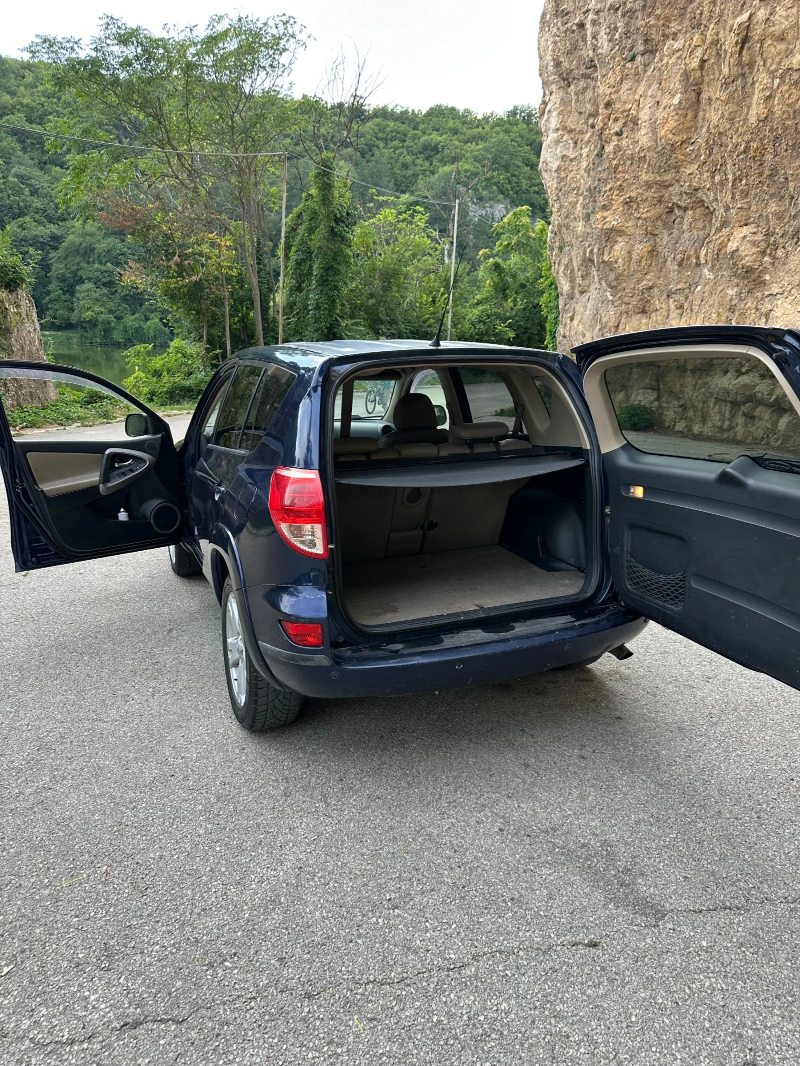 Toyota Rav4 2.2 177 D-CAT, снимка 17 - Автомобили и джипове - 55427389