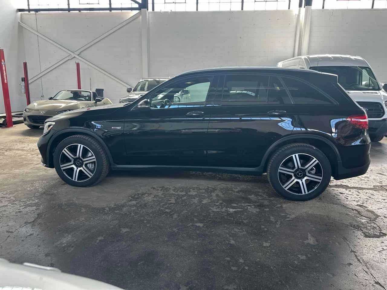 Mercedes-Benz GLC 43 AMG * CARFAX * ОПЦИЯ ЗА ФИНАНСИРАНЕ, снимка 2 - Автомобили и джипове - 55657765