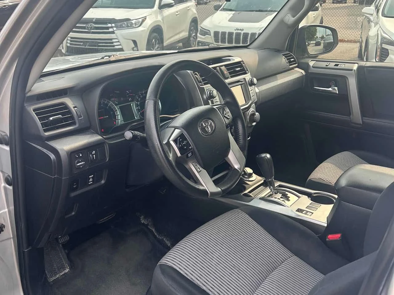 Toyota 4runner * SR5 * CARFAX * ОПЦИЯ ЗА ФИНАНСИРАНЕ, снимка 5 - Автомобили и джипове - 55658661