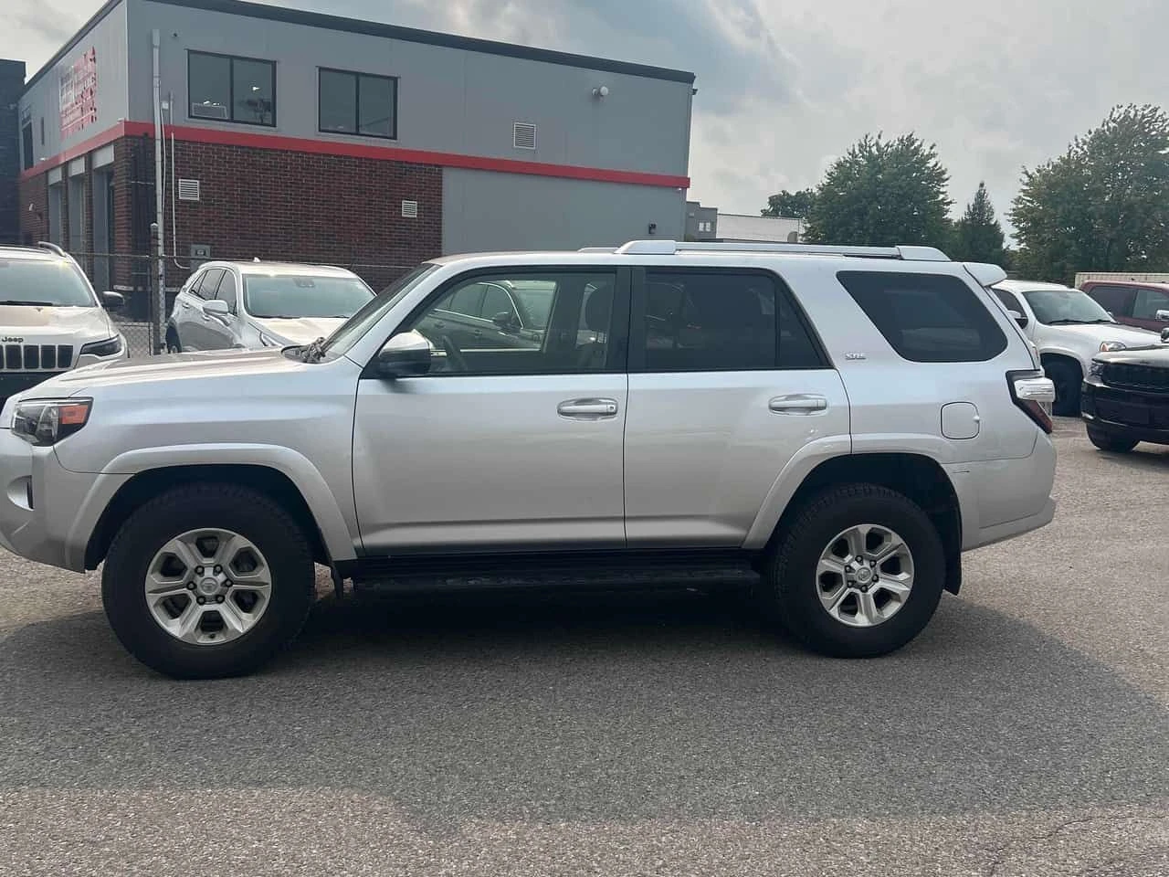 Toyota 4runner * SR5 * CARFAX * ОПЦИЯ ЗА ФИНАНСИРАНЕ, снимка 2 - Автомобили и джипове - 55658661