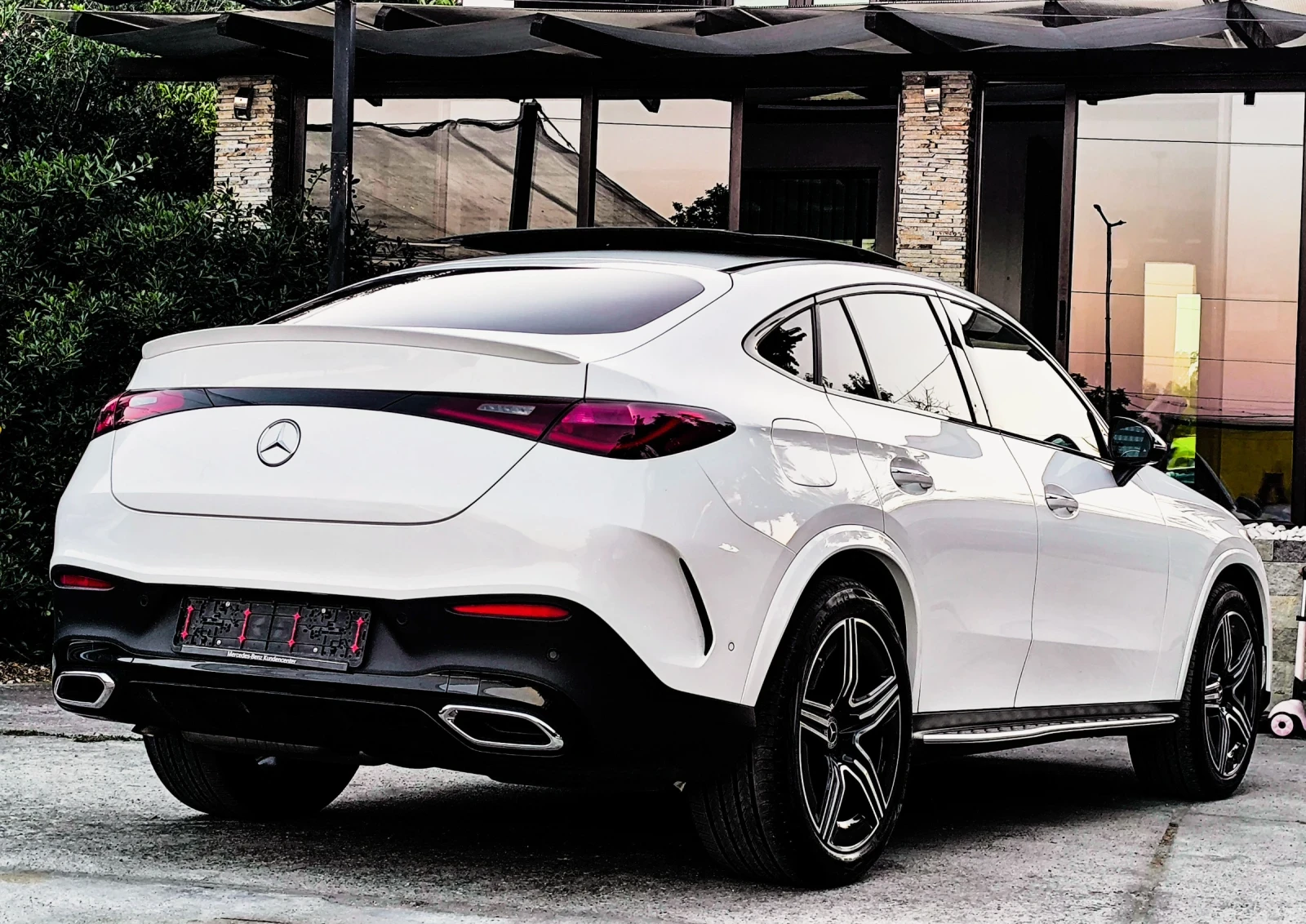 Mercedes-Benz GLC 220 D* AMG* EDITION* COUPE* ПАНОРАМА* GERMANY* ГАРАНЦИ, снимка 6 - Автомобили и джипове - 55695202