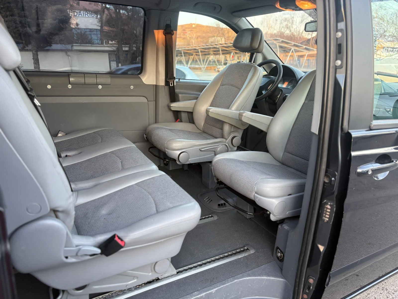 Mercedes-Benz Viano КЛИМАТРОНИК! ТОП!ТОП!ТОП!!!, снимка 12 - Бусове и автобуси - 53788057