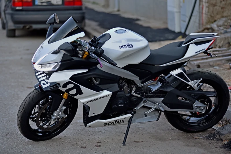 Aprilia Rs 660 1 Собственик 6798км. Крайна цена, снимка 5 - Мотоциклети и мототехника - 52110562