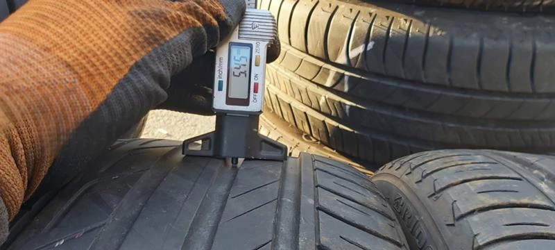 Гуми Летни 225/40R18, снимка 4 - Гуми и джанти - 35133664