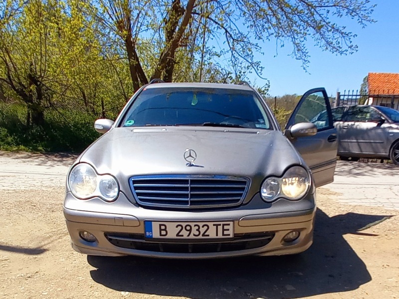 Mercedes-Benz C 220, снимка 3 - Автомобили и джипове - 46433325