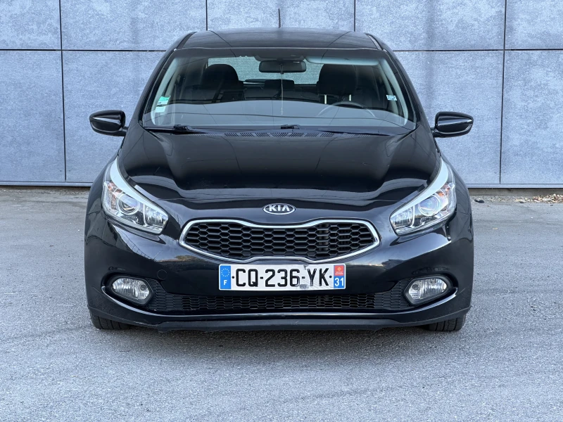 Kia Ceed 1.6 CRDi, снимка 9 - Автомобили и джипове - 47874474