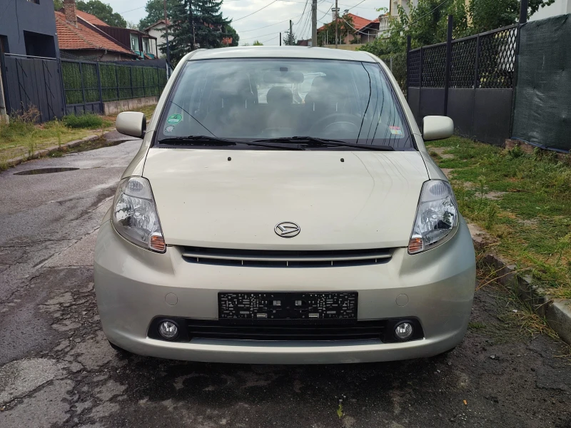 Daihatsu Sirion 1.3i-87kc-4X4-АВТОМАТИК-КЛИМАТИК, снимка 2 - Автомобили и джипове - 47888779