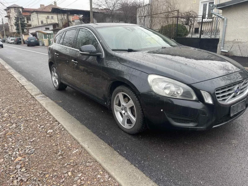 Volvo V60 2, 4 D5, снимка 8 - Автомобили и джипове - 49131957