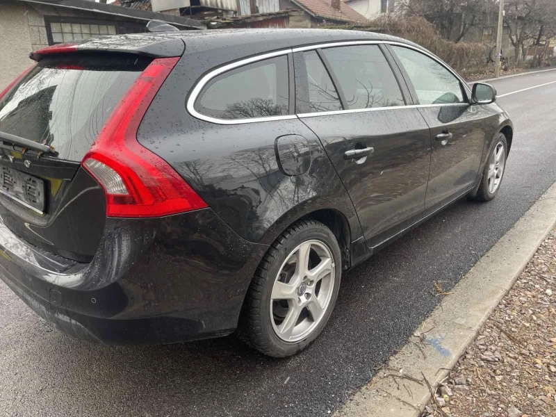 Volvo V60 2, 4 D5, снимка 7 - Автомобили и джипове - 49131957