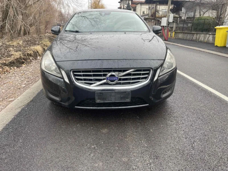 Volvo V60 2, 4 D5, снимка 1 - Автомобили и джипове - 49131957