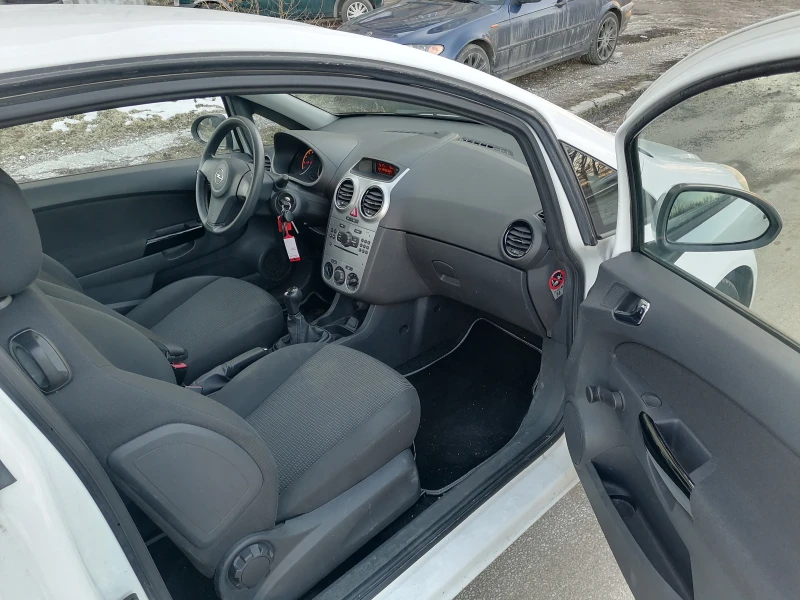 Opel Corsa 1.2 бензин, снимка 10 - Автомобили и джипове - 49415399