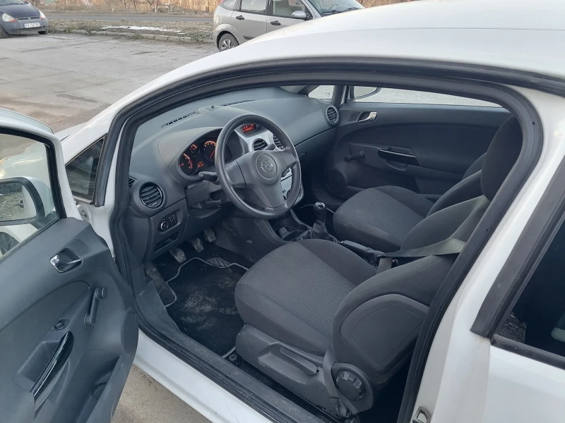 Opel Corsa 1.2 бензин, снимка 8 - Автомобили и джипове - 49415399