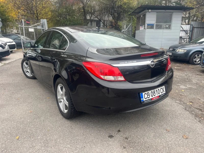 Opel Insignia 2.0 CDTI Automat Седан, снимка 4 - Автомобили и джипове - 50552423