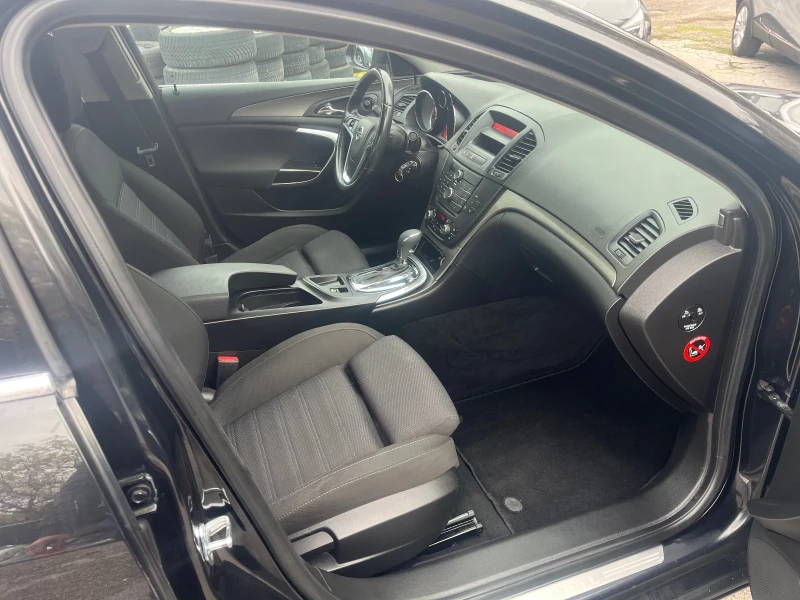 Opel Insignia 2.0 CDTI Automat Седан, снимка 10 - Автомобили и джипове - 50552423