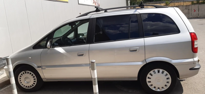 Opel Zafira, снимка 3 - Автомобили и джипове - 52645764