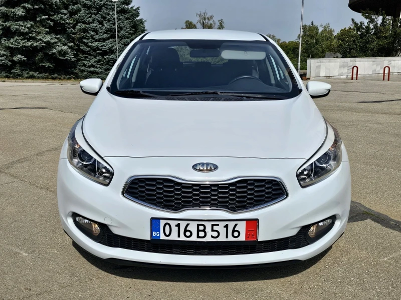 Kia Ceed 1.4 16v-99к.с Сервизна история , снимка 3 - Автомобили и джипове - 51638277