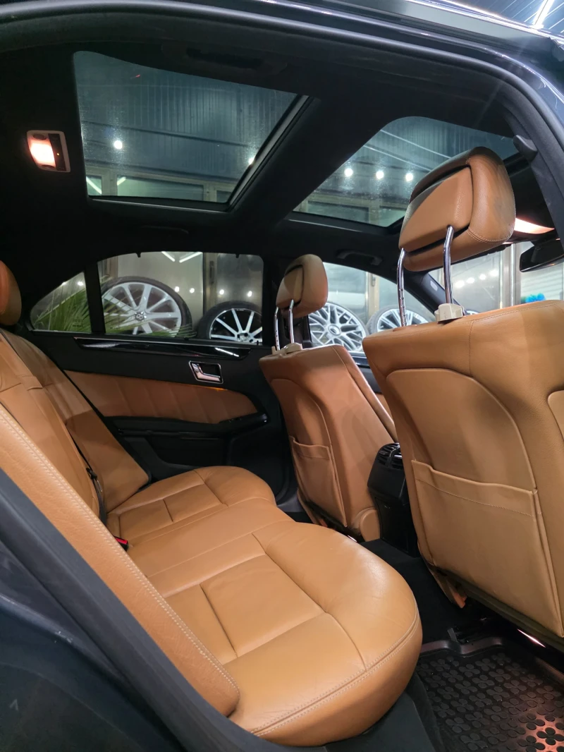 Mercedes-Benz E 350 4matik Панорама Дистроник, снимка 15 - Автомобили и джипове - 52172344