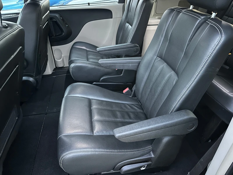 Lancia Voyager 2.8 CRD-163 k.s.-7 местен Автоматик, снимка 16 - Автомобили и джипове - 53115483