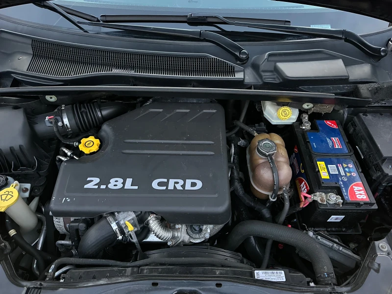 Lancia Voyager 2.8 CRD-163 k.s.-7 местен Автоматик, снимка 17 - Автомобили и джипове - 53115483