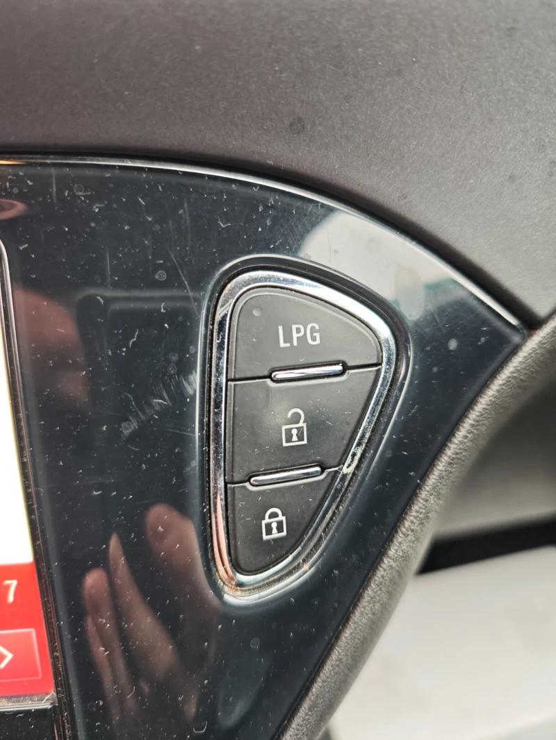 Opel Corsa 1.4 LPG ITALIA , снимка 13 - Автомобили и джипове - 53208964