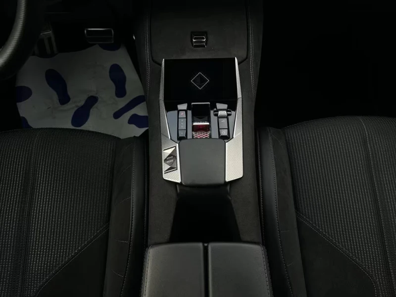 DS DS 4 E-TENSE/224HP/PERFORMANCE/CAM/HUD/NAVI/LED/809g, снимка 10 - Автомобили и джипове - 53563425