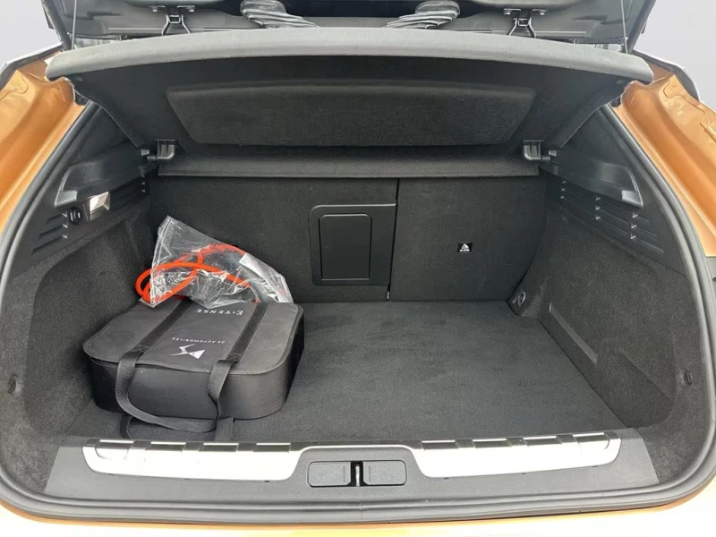 DS DS 4 E-TENSE/224HP/PERFORMANCE/CAM/HUD/NAVI/LED/809g, снимка 13 - Автомобили и джипове - 53563425